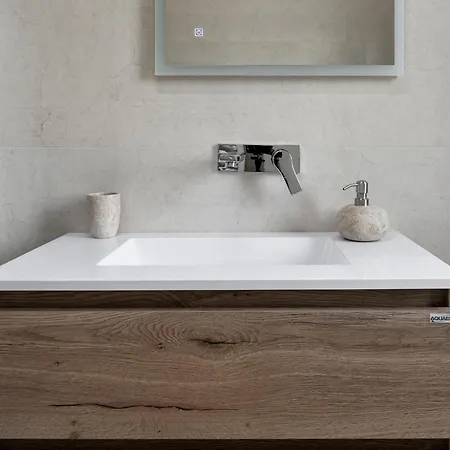 House Arni * Delnice