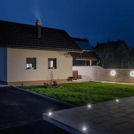 Villa House Arni *