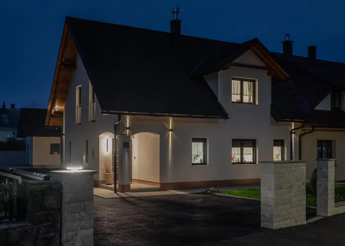 House Arni * Delnice