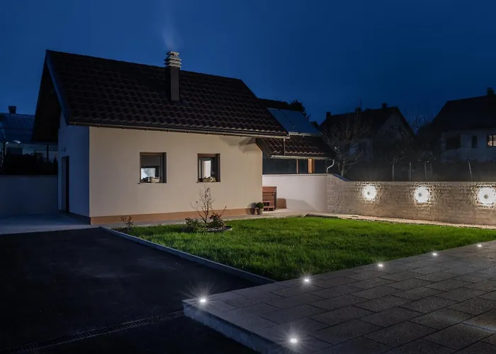 Villa House Arni *